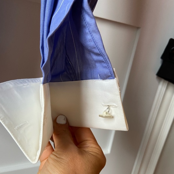 New (never worn) Holt Renfrew lady shirt - Picture 3 of 4